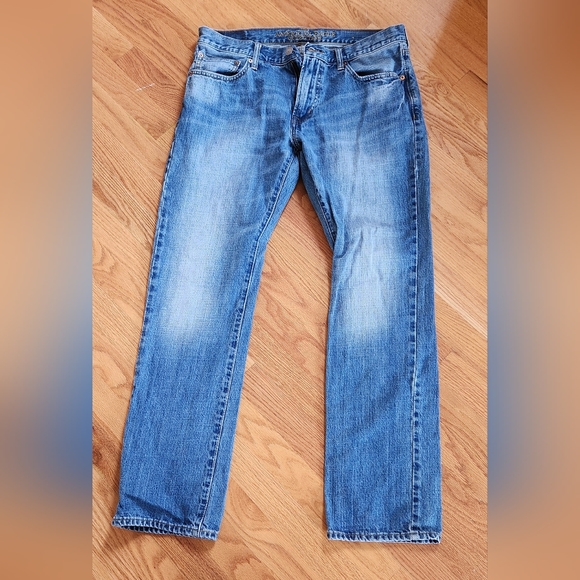 Women's American Eagle slim straight blue jeans in size 33/32 - Picture 1 of 6